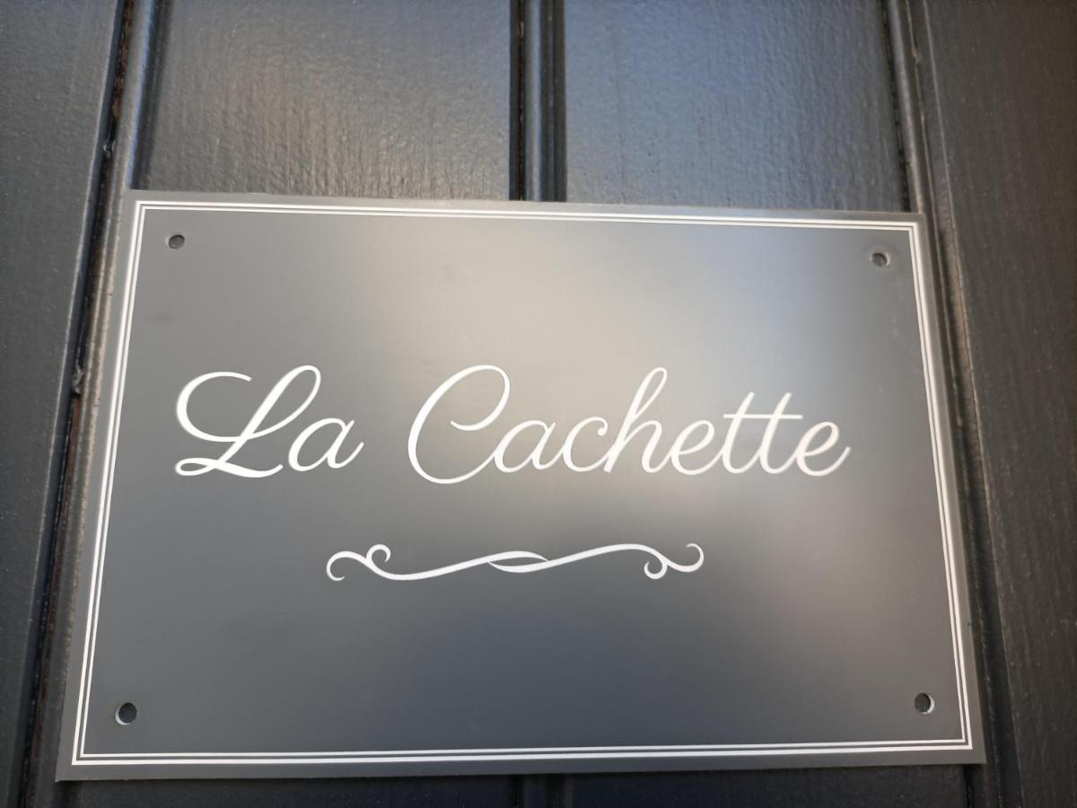 エギュ・ヴィーヴ La Cachette Bed & Breakfast エクステリア 写真